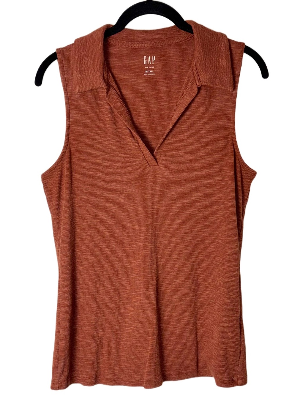 GAP Essential Rib V-Neck Tank Top in
Copper beech brown women's size medium tall